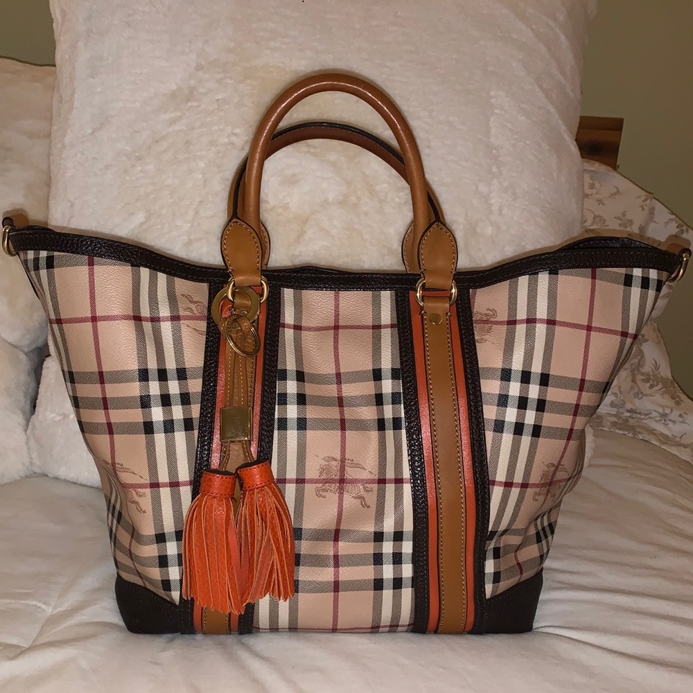 Burberry handbag - Picture 2 of 16
